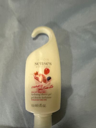 Avon 5 ounce fruity yogurt, shower gel