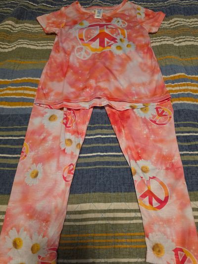 Childrens Place Size 5/6 BRAND NEW Peace Sign PJ's 6T/6