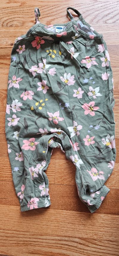 Old Navy like new baby girl floral tank top bodysuit 6-12 Months