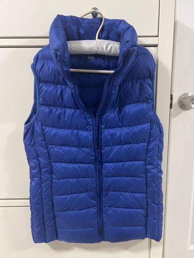 Uniqlo Blue vest , very soft 10-12