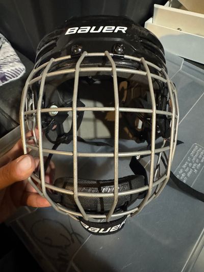 Bauer IMS 5.0 S Helmet with Cage Size Small. 6.5-7 Bauer IMS 5.0 S Helmet with Cage. Small 6.5- 7 1-8