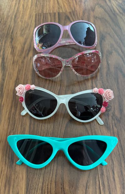 Girls sunglasses 4 child size
