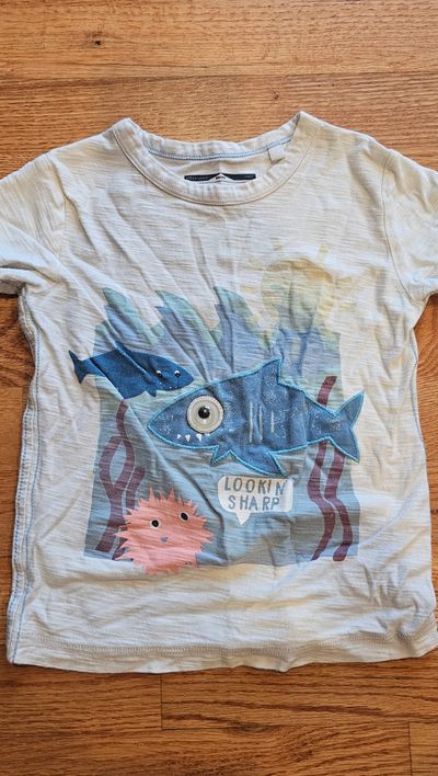 Next Ocean animals graphic tshirt in great condition 18-24 Months