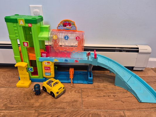 Fisher-Price Little People Toddler Playset with Figures & Toy Car light up learning garage