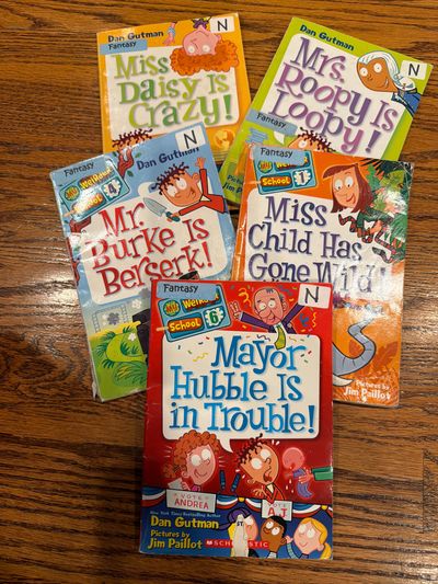 My weird school chapter books set of 5 -set 1 of 2