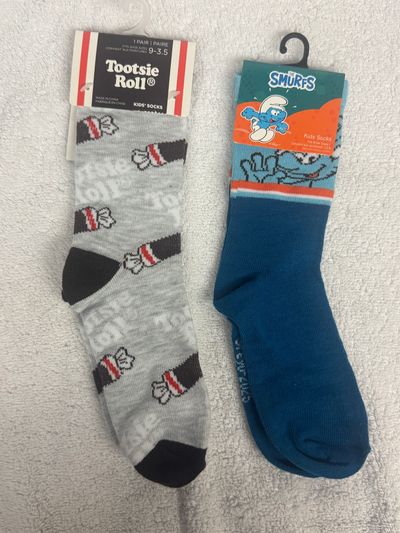 2 Brand New Pairs of Boys Socks. Smurfs,tootsie ro 2 Brand New Pairs of Boys Socks. Smurfs,tootsie roall. SZ 9-4