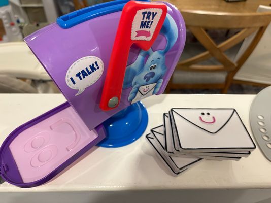 Blues clues Mailbox with 5 letters