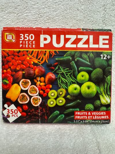 Brand New 350 piece fruit and veggie puzzle Brand New 350 piece fruit and veggie puzzle