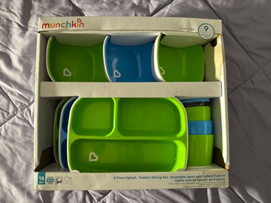 Munchkin NEW- Blue and Green 9pc Dinnerware