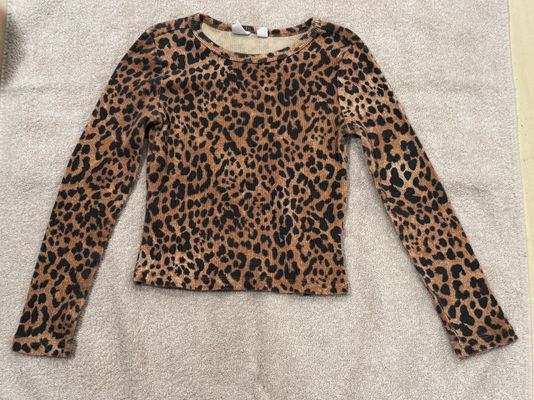 Gap Kids Adorable Leopard Print long Sleeve shirt. Gap Kids Adorable Leopard Print long Sleeve shirt. Size 6-7 6T/6