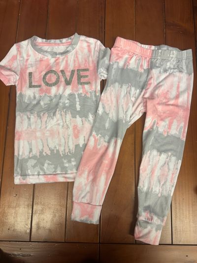 Tahari Tahari toddler girl Love pajamas Size 2T 2T