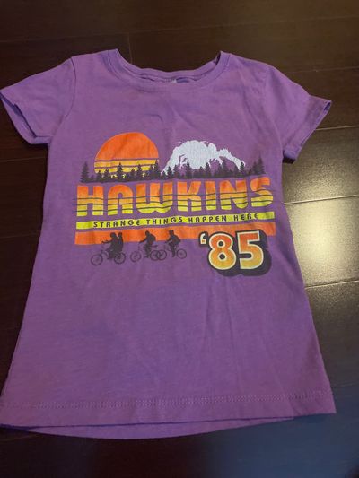 Netflix Stranger things short sleeve shirt small 5/6 5T
