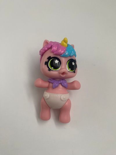 Zuru unicorn glitter baby candy mythical toy