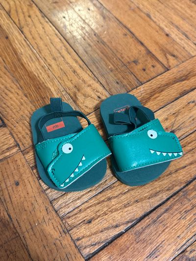 Carters boy alligator infant slipper sandals  0 (Infant Shoe)