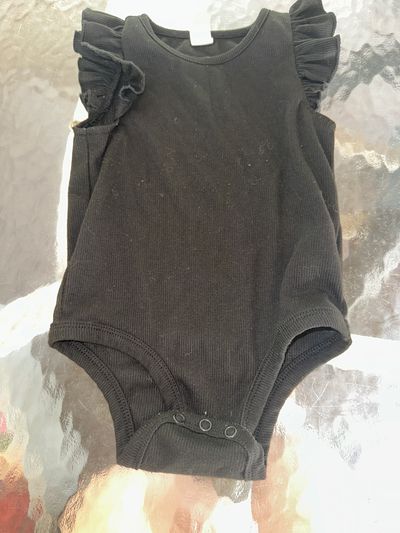 Shein black short sleeve onesie 12-18 Months