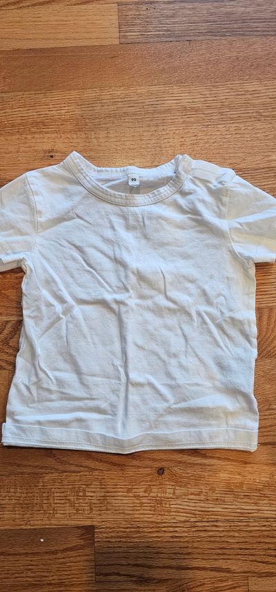 NA classic crew neck white tshirt in excellent condition 2T