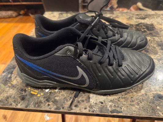 Nike Indoor Soccer Cleats Size 7.5