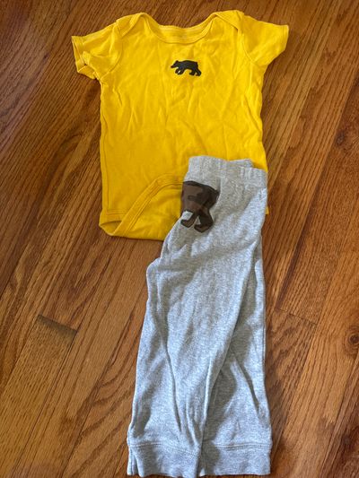 Carters 2 piece bear outfit 18 Months