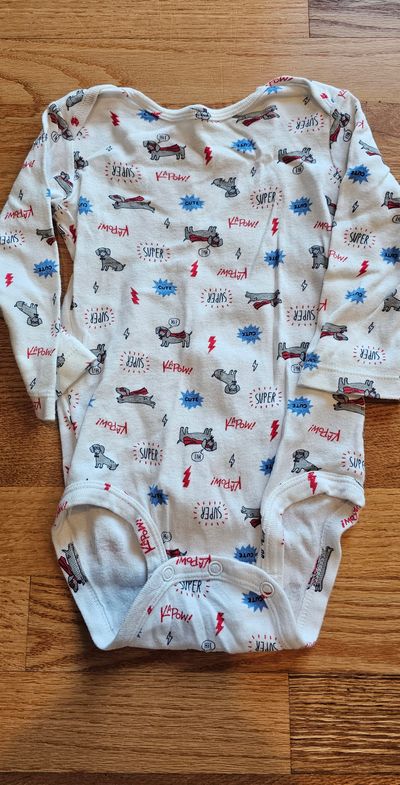Carter's Like new 12M long sleeves bodysuit feature superhero dogs grpahic 12 Months