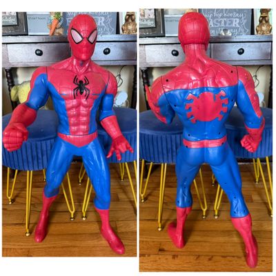 Spiderman 31 inch 2013 hasbro Great collectible for spiderman fans