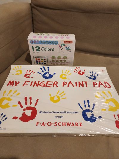 Dot Marker 12 color. Heavy glossy paper. Dot Marker 12 color. Heavy glossy paper.