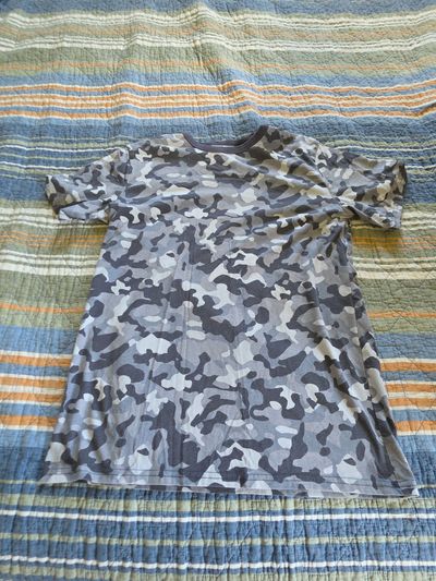 Childrens Place Size 14 Gray Camo Shirt 14-16