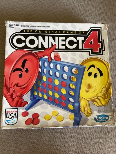 Connect 4 Connect 4 game box is damaged game is perfect