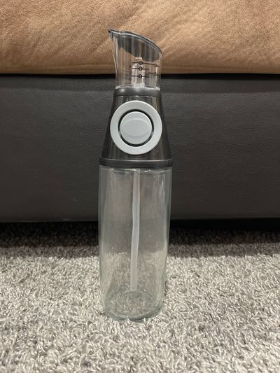 NA Oil dispenser never used