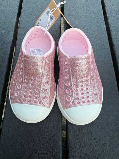 Native Girls glitter natives nwt 5 (Toddler)