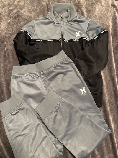 Hurley Matching jogging set excellent condition 6T/6
