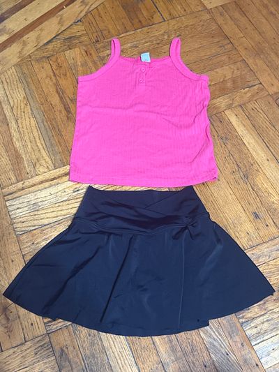 Old navy top 5t black skirt sz small inside Underwear attached 5T