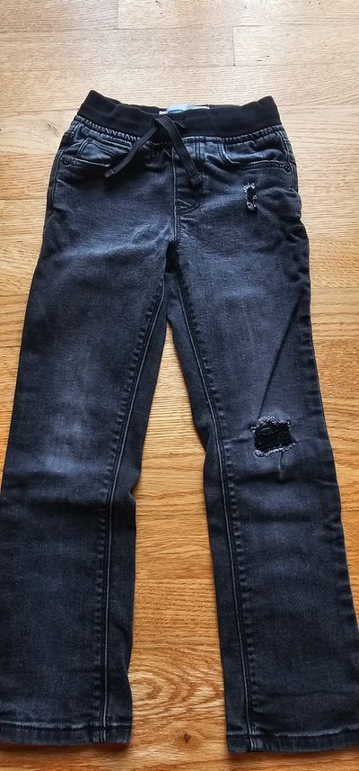 Old Navy Like New Skinny jeans, build in flex max, inseam: 18 in 5T/5