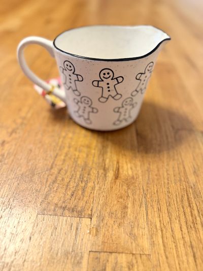 Ginger bread measuring cup nwt Ginger bread measuring cup nwt