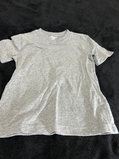 Arizona jean company Gray short sleeve t shirt size 6/7 6T/6