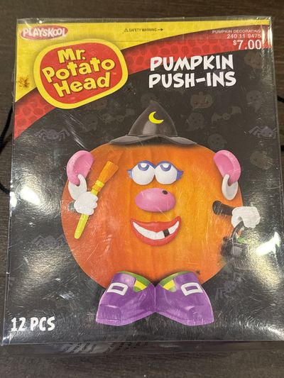 Brand new Mr. potato head pumpkin pushin 12 piec