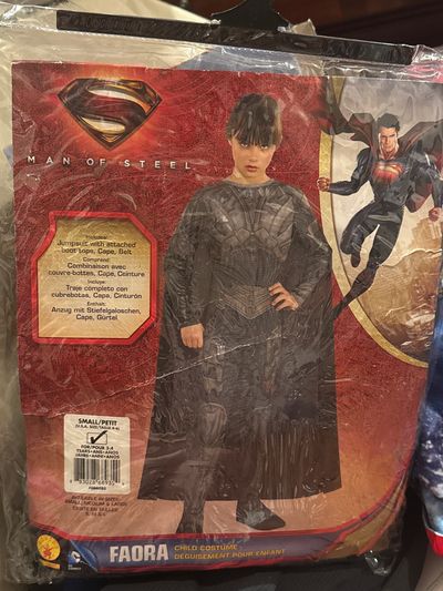 Brand new Faora costume man of steel kids size 3 t