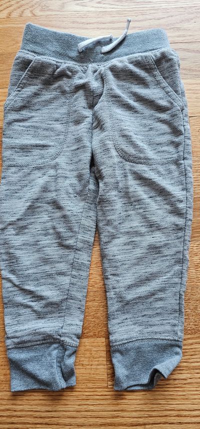 Garanimals Excellent condition jogger with elastic waistband, 2 pockets 2T