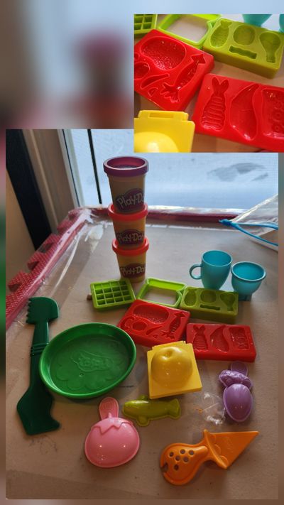 Play-Doh food mold with 3 new play doh Play-Doh food mold with 3 new play doh