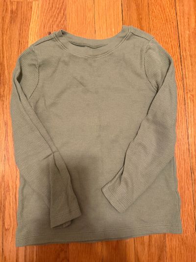 old navy Long sleeve waffle green 5T/5