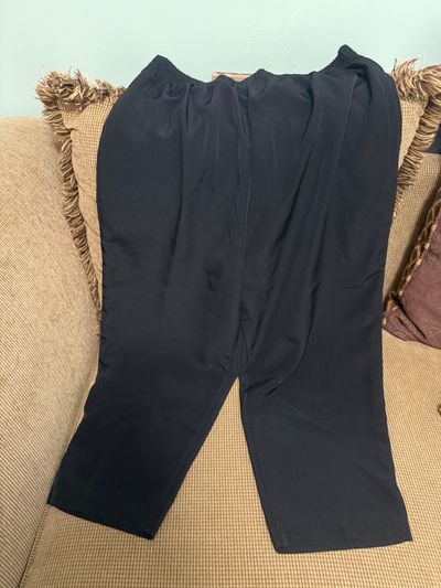 Womens Black capri pants Women's - M