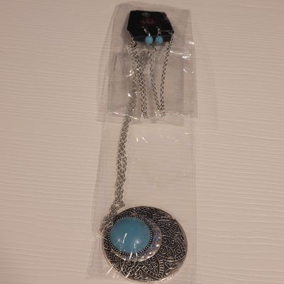 Paparazzi Turquoise Silver Necklace Set