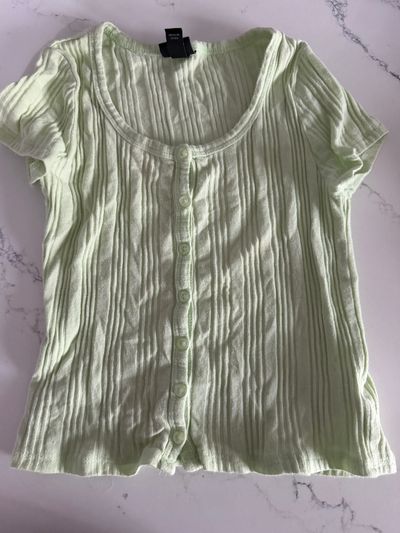 Art class Green t shirt w buttons 6T/6