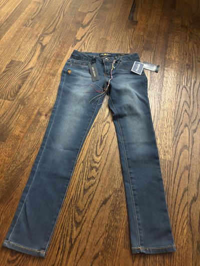 Brand new lucky brand Zoe jagging's original retai $34 size 10 10-12