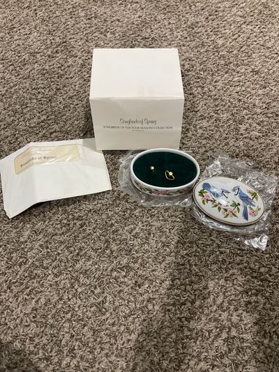 Lenox collections Music box