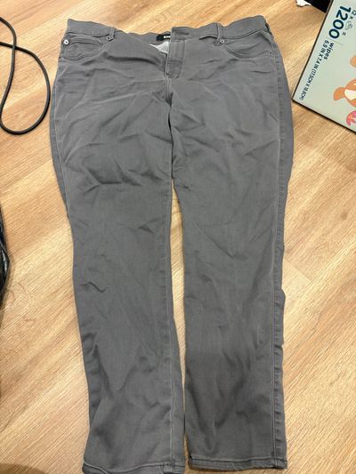 Express Stretch plus size 18 short Women's 18