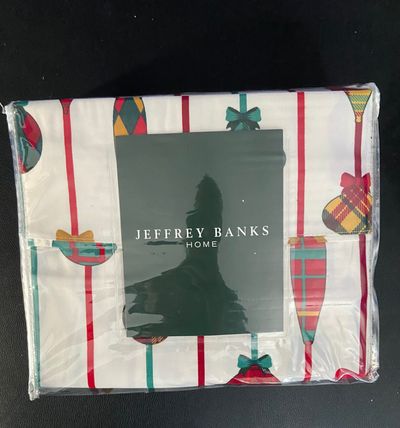 Jeffrey Banks Home Twin Holiday themed sheet set - never opened