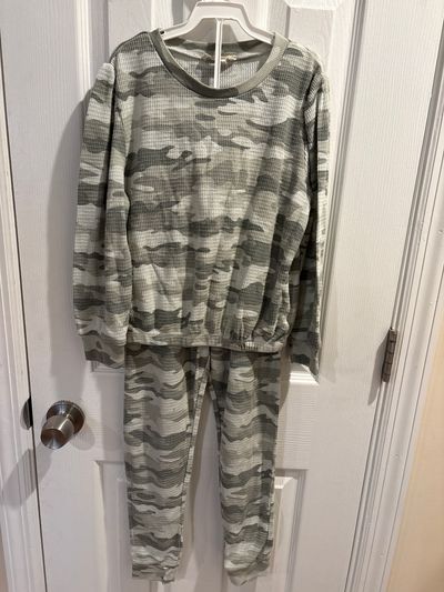 Jessica Simpson 2 piece green camo matching outfit 7-8