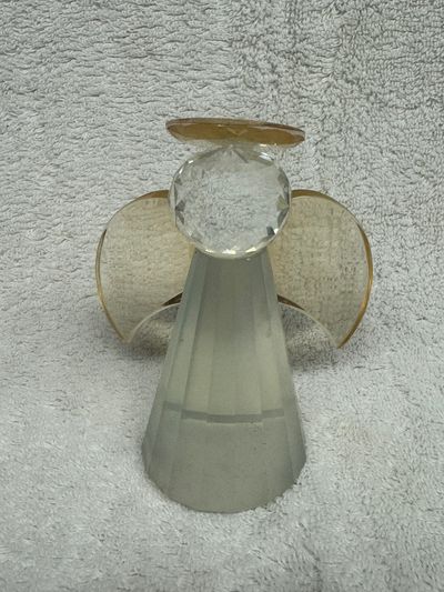 Simon Designs Crystal Glass Angel Figurine 4in. Simon Designs Crystal Glass Angel Figurine 4in