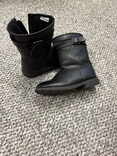 Carters Black boots 12 (Lil' Kid)