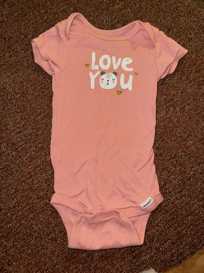 Gerber Pink with white "Love you" short sleeve onesie 12 Months